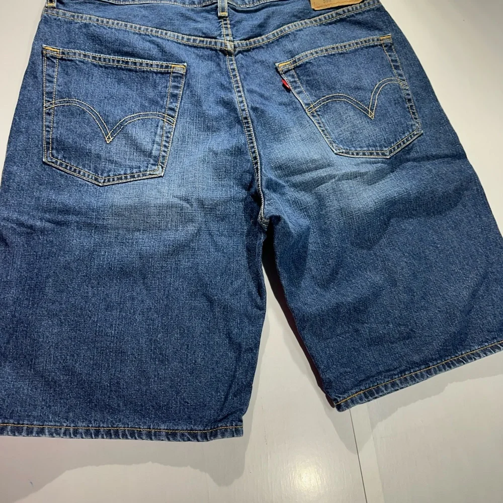 Levi’s 569 men’s‎ size 36 shorts with front and back pockets